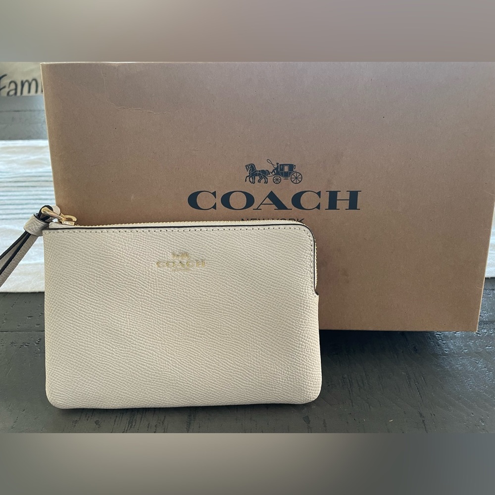 New coach side zip wristlet